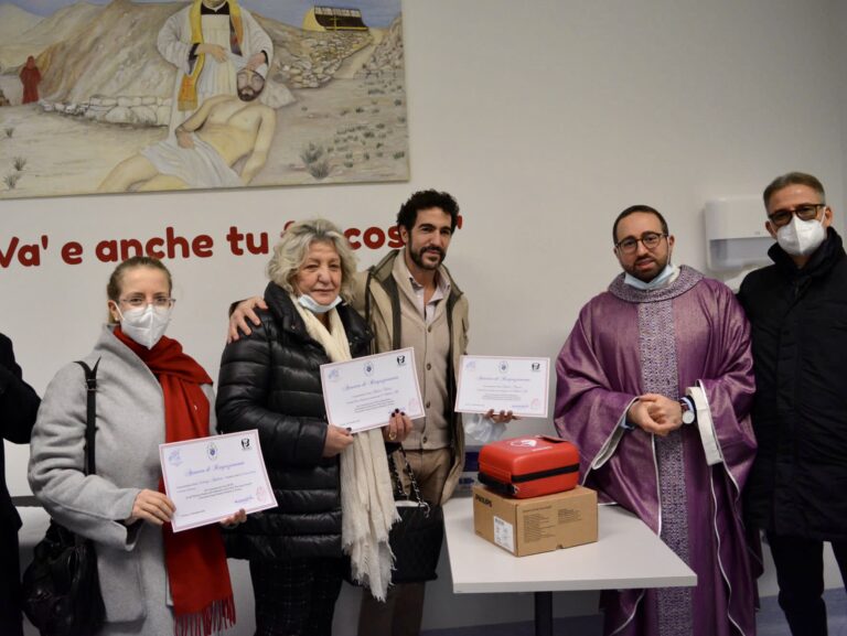 Andrea Tamasi dona un defibrillatore